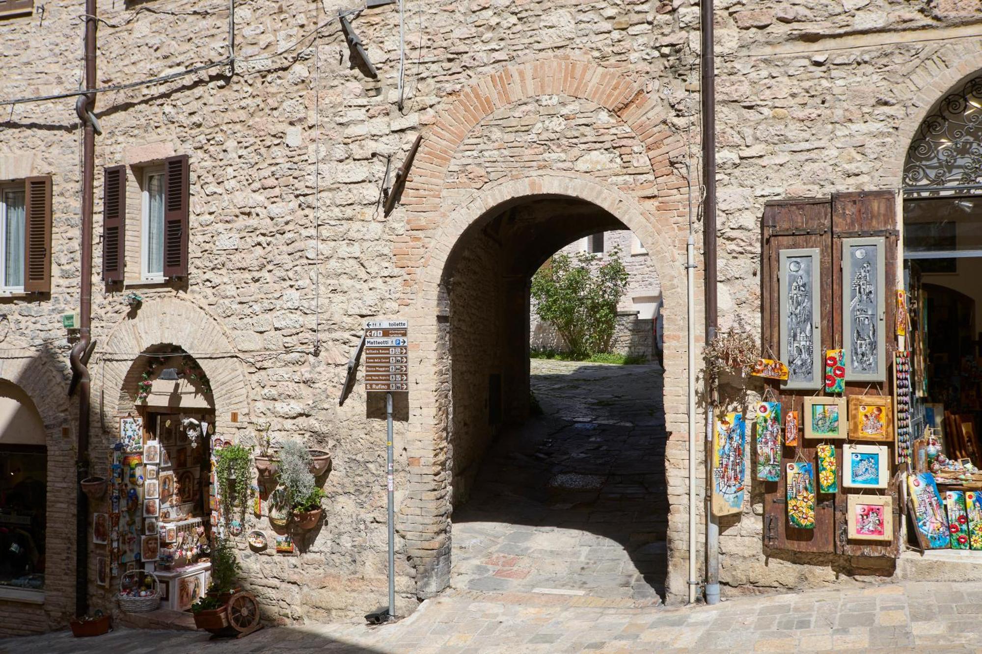 Il Cortile Di San Rufino Apartment Асизи Екстериор снимка